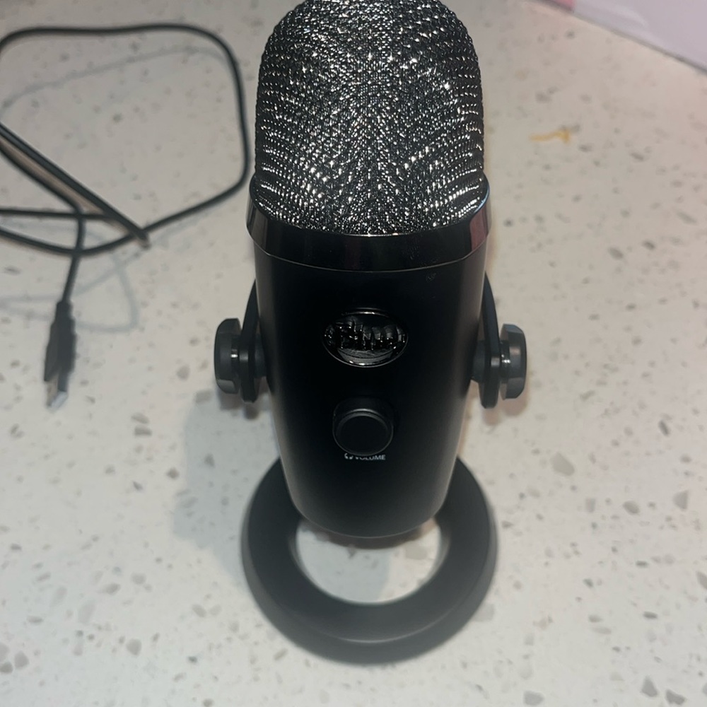 Blue Yeti Brand New Microphone Mint Condition with Cord